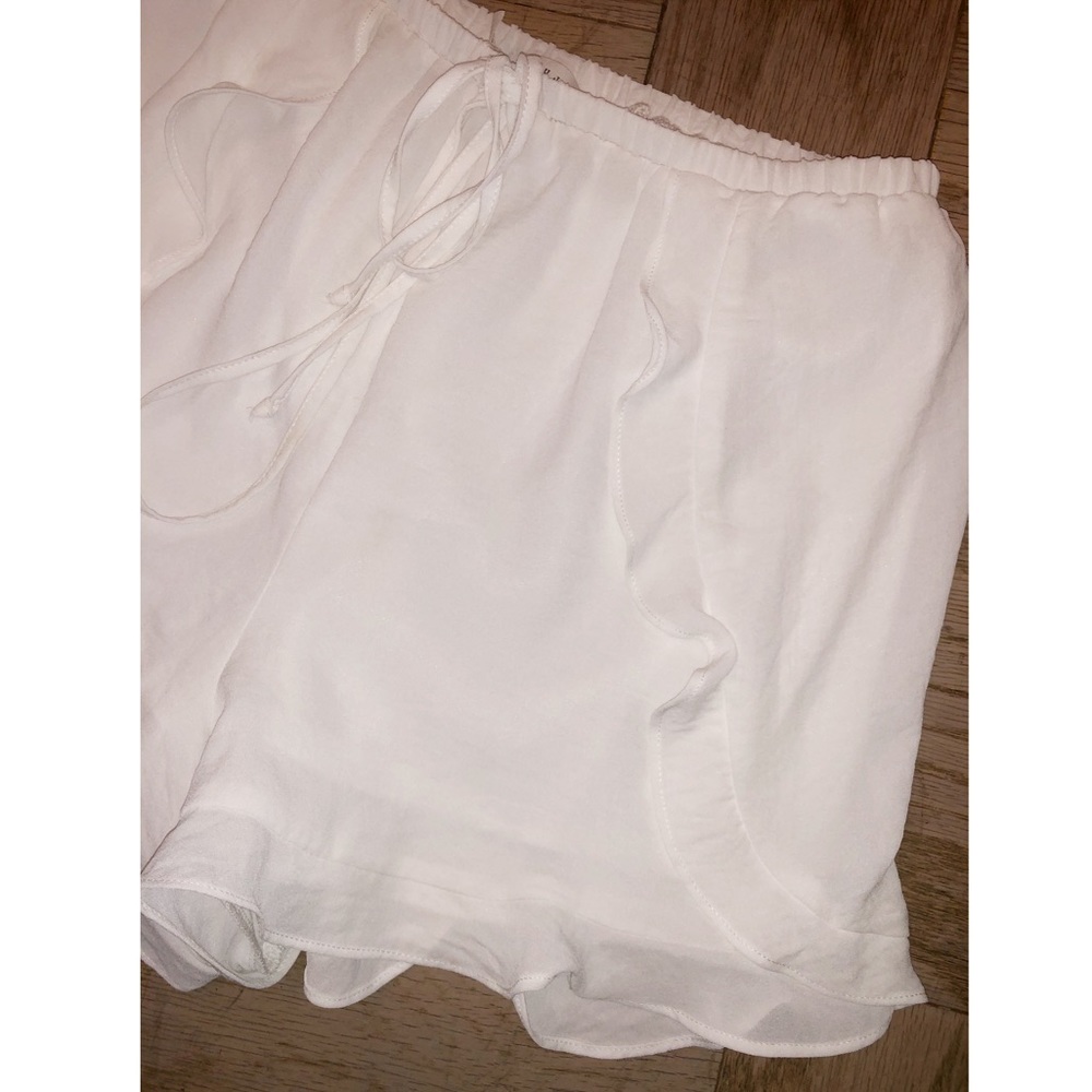 LUSH silky Ruffled Shorts. - Picture 3 of 4